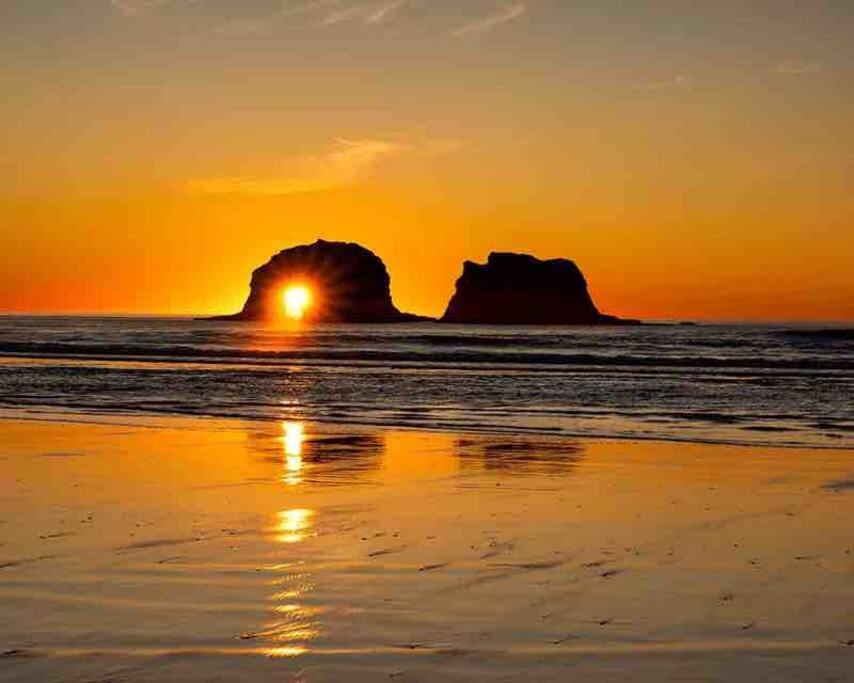 Tiki Escape W/ Amazing Mountain And Marsh Backdrop Vila Rockaway Beach Exterior foto